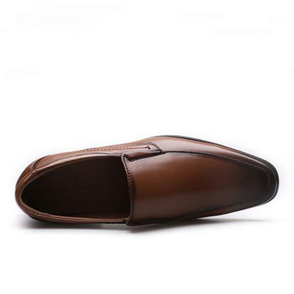 CHAUSSURES À ENFILER POUR HOMMES EN CUIR À PETITES CARRÉES
