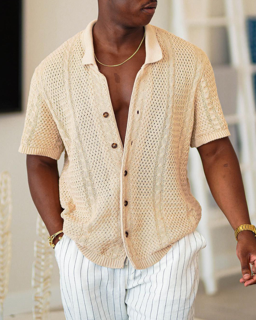 Men's fashionable and casual beige short-sleeved shirt