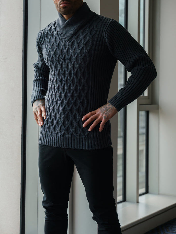Pull en maille torsadée épaisse, naturel, avec des taches de couleur