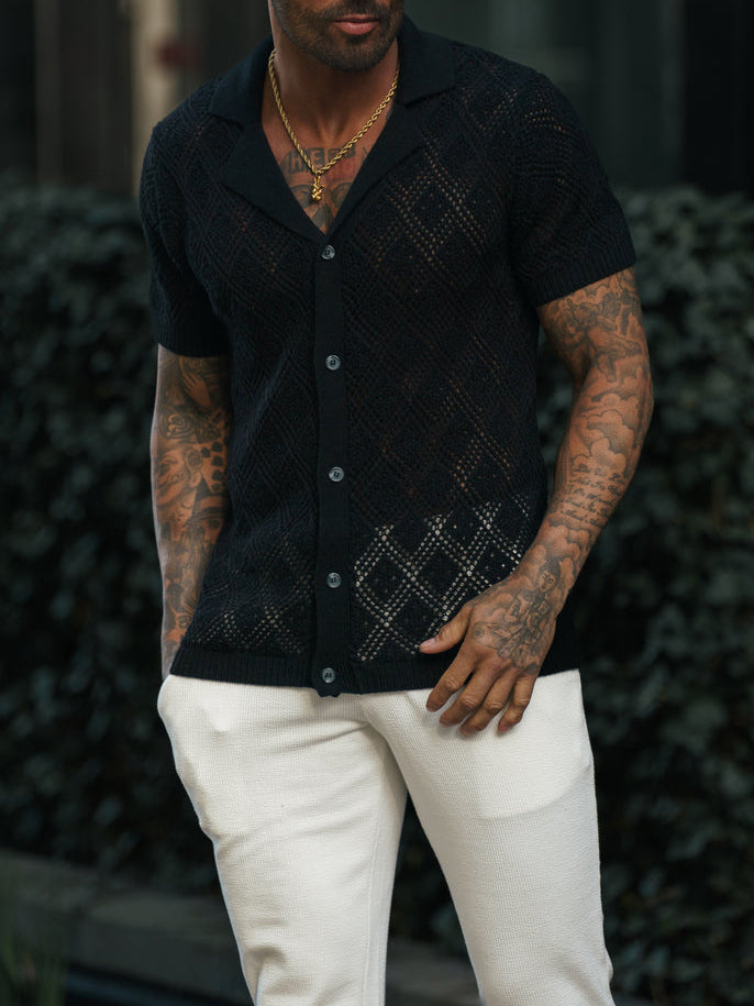 Chemise noire à manches courtes au crochet 