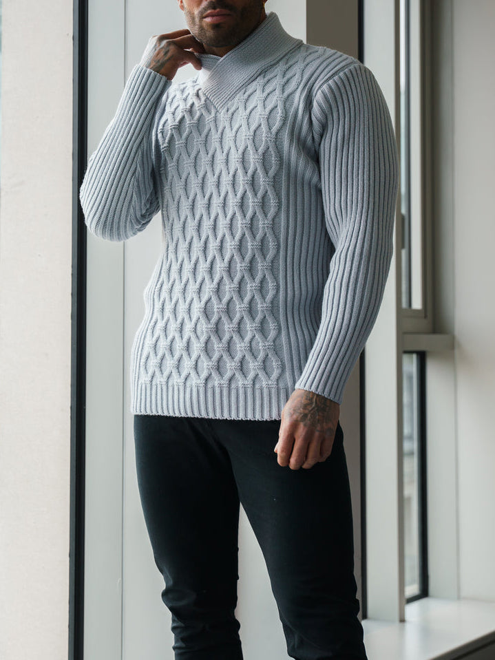 Pull en maille torsadée épaisse, naturel, avec des taches de couleur