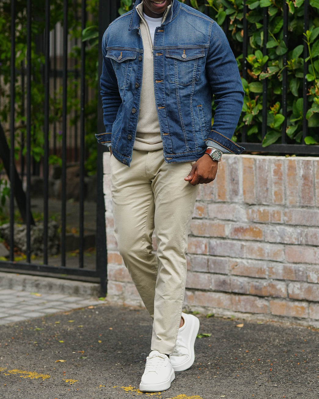 Men's fashionable casual blue denim jacket