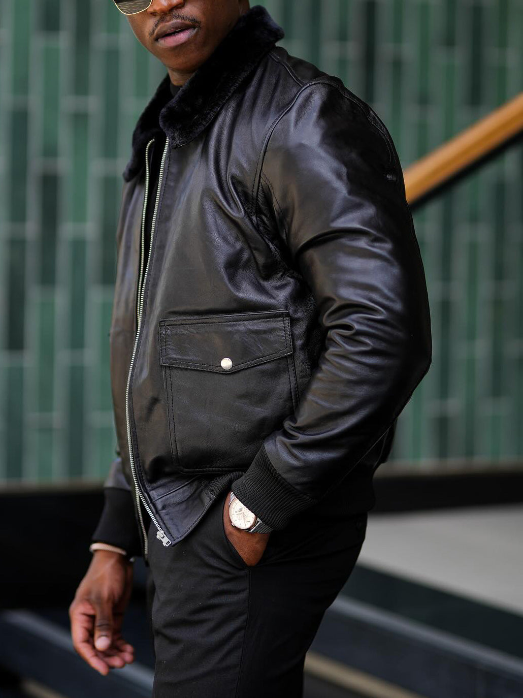 Men's fashionable and casual black fur collar leather jacket