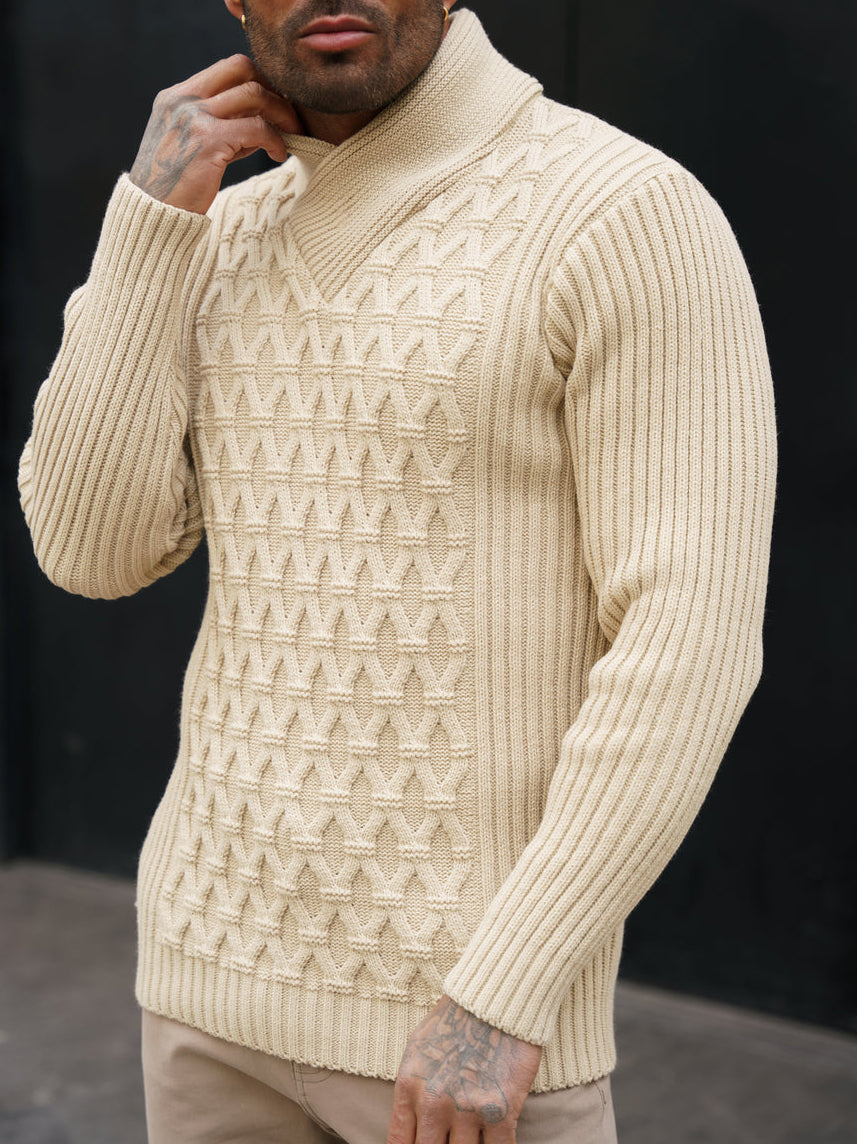 Pull en maille torsadée épaisse, naturel, avec des taches de couleur
