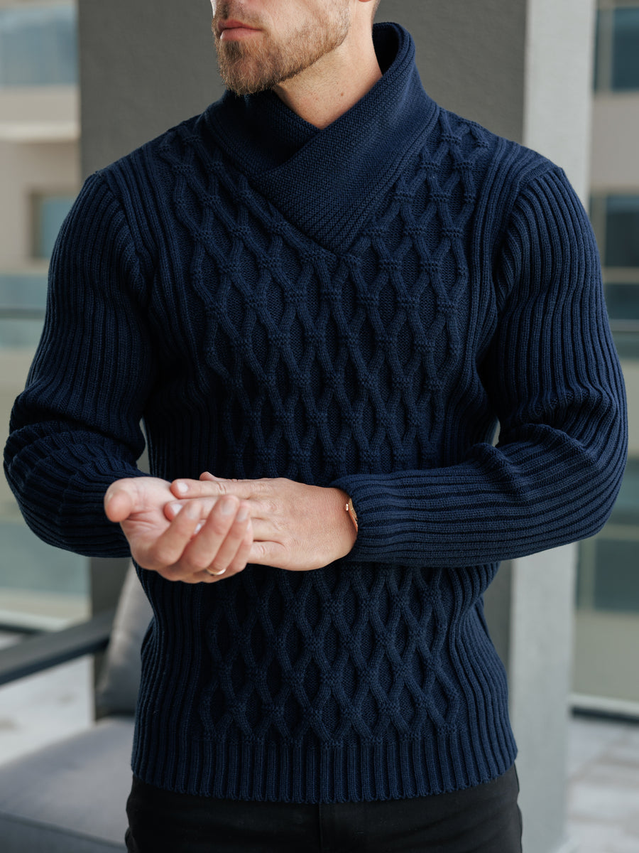 Pull en maille torsadée épaisse, naturel, avec des taches de couleur