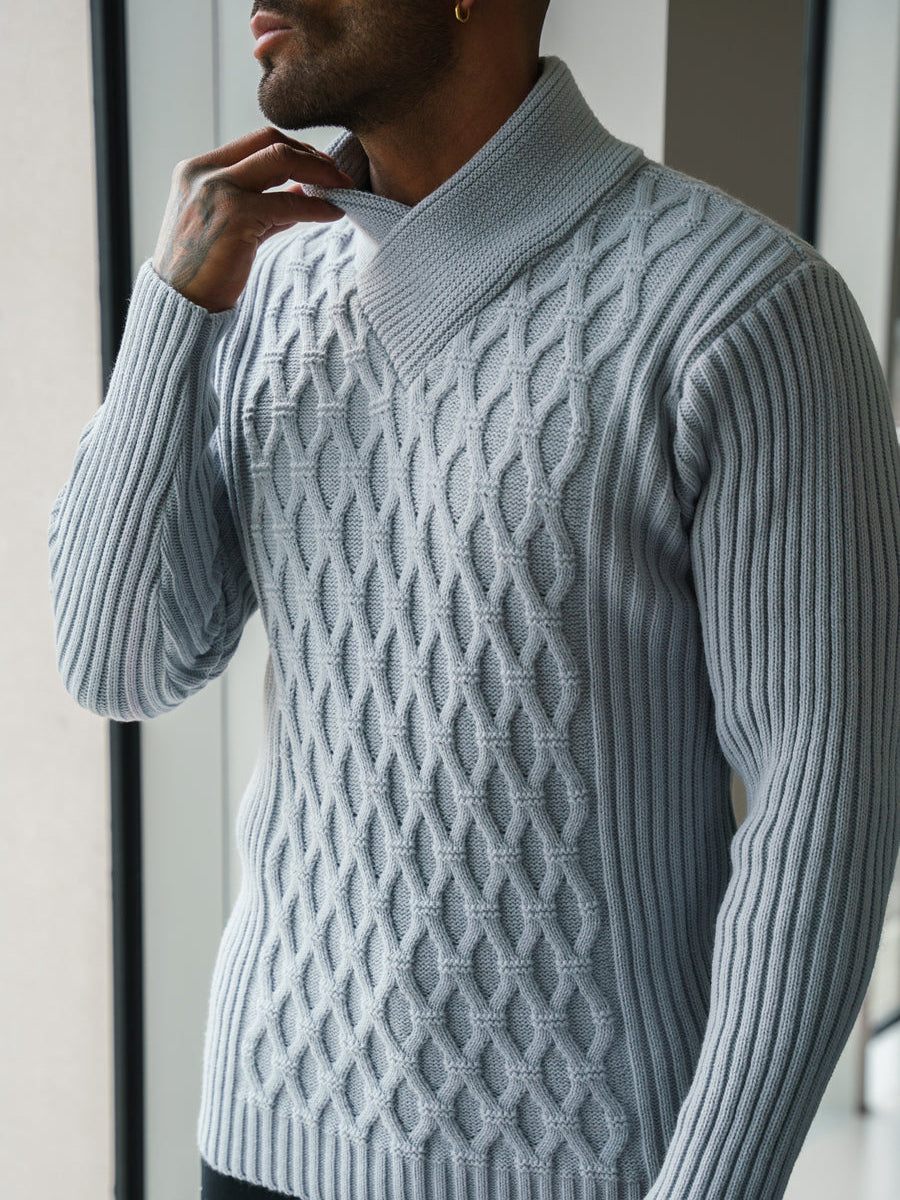Pull en maille torsadée épaisse, naturel, avec des taches de couleur
